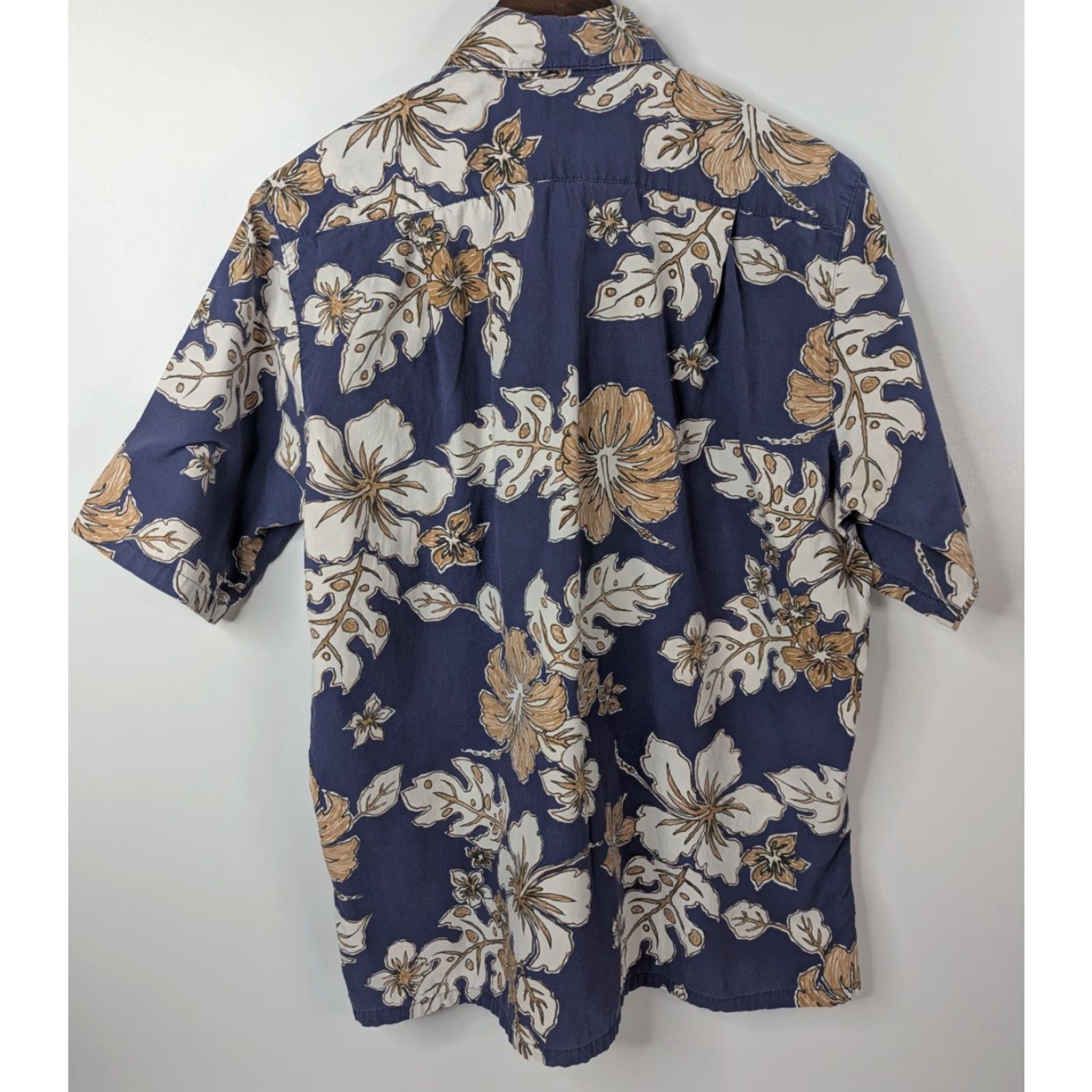 Vivobarefoot VTG Go Barefoot Shirt Men M Blue Hibiscus Floral Hawaiian Aloha Size US M / EU 48-50 / 2 - 3 Thumbnail