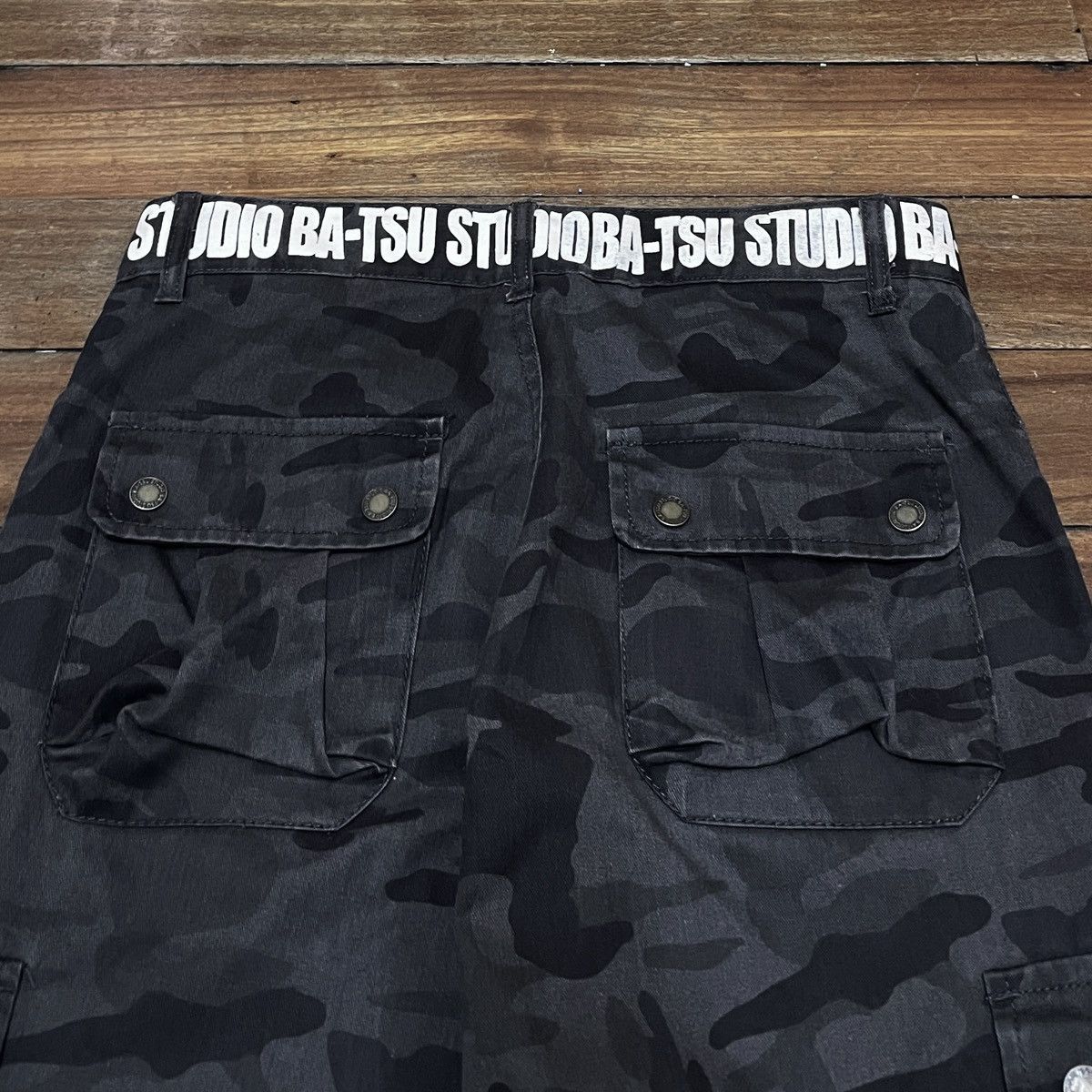 14th Addiction × Japanese Brand × Le Grande Bleu (L.G.B.) Vintage Japanese Brand Ba-Tsu Studio Tactical Pants 2000s Size US 29 - 4 Thumbnail