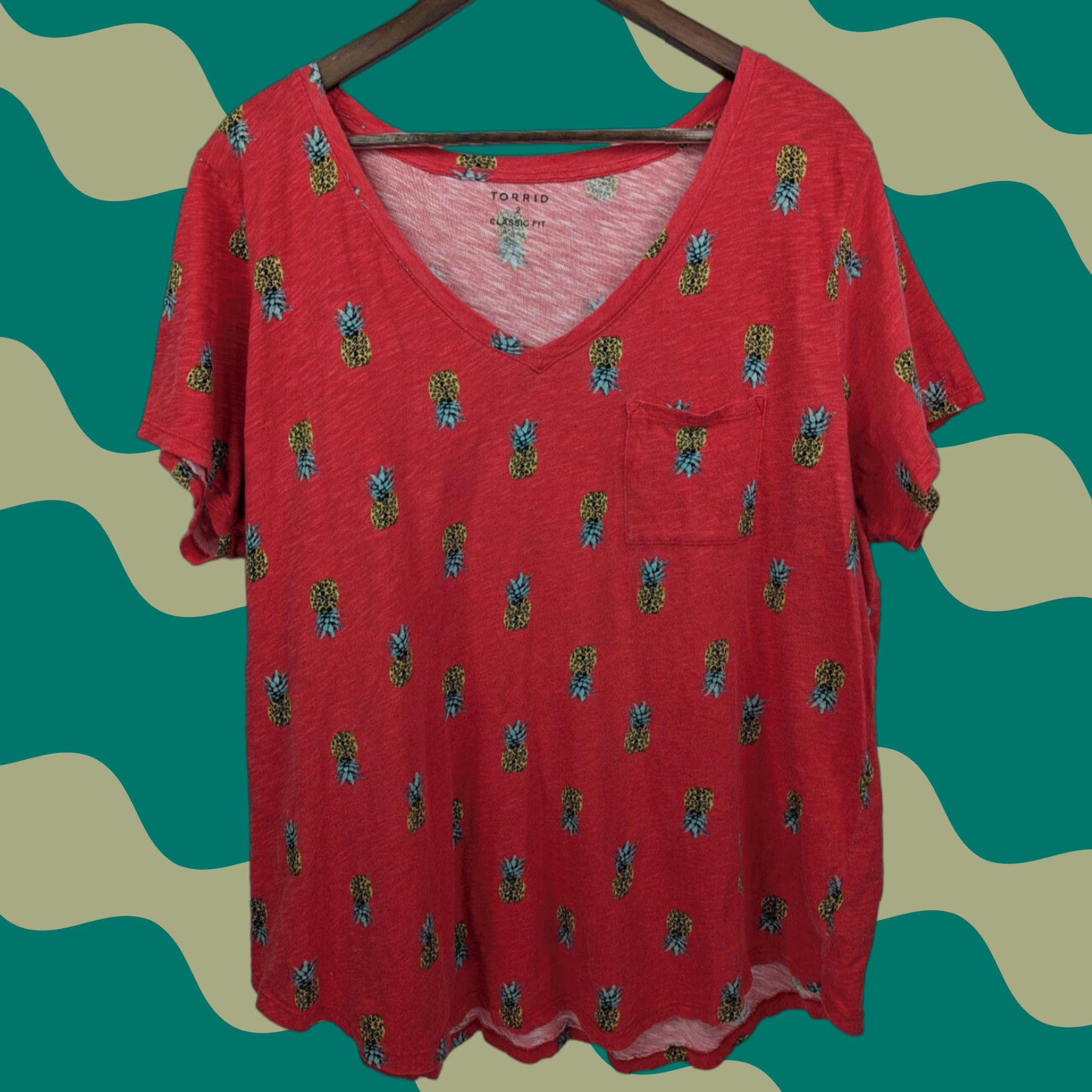 Torrid Torrid Blouse Shirt Women Pink Red Pineapple Print Short Sleeve Pullover Size 2X Adults Plus V-Neck Knit Polyester Size XXL / US 16-18 / IT 52-54 - 1 Thumbnail