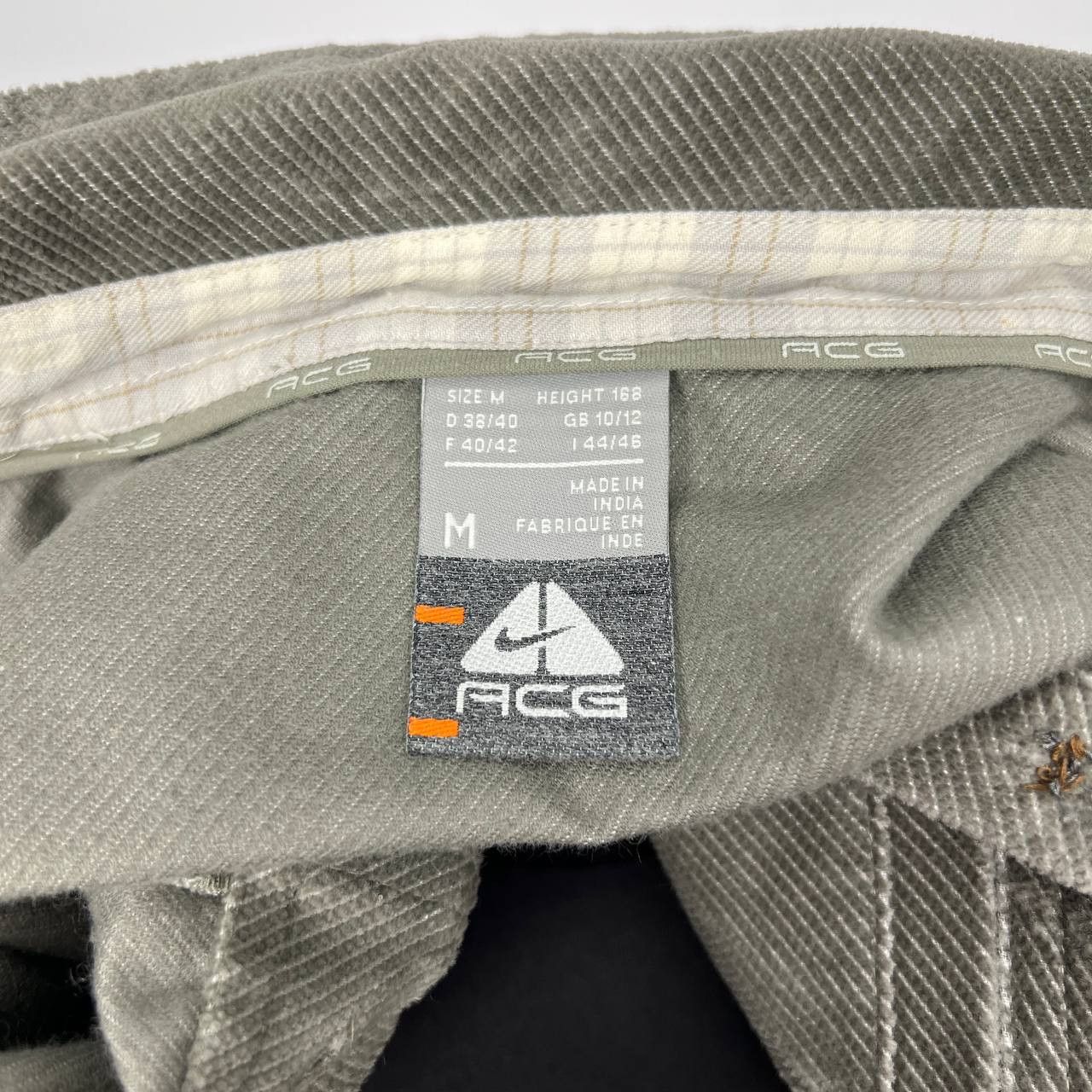 Nike ACG Nike ACG Womens Fitted Cord Shirt Jacket Olive Green Vintage Size M / US 6-8 / IT 42-44 - 7 Thumbnail