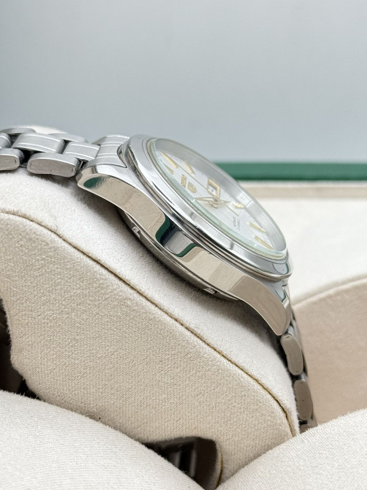 Jewelry × Seiko SEIKO 5 7S26 AUTOMATIC WHITE DIAL BEAUTIFUL MEN’S WRISTWATCH Size 36 - 4 Thumbnail