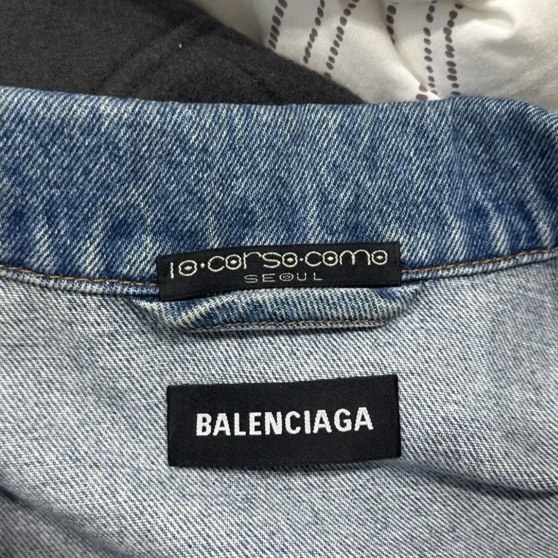 Balenciaga Balenciaga Multi Language Denim Jacket Size US M / EU 48-50 / 2 - 4 Thumbnail