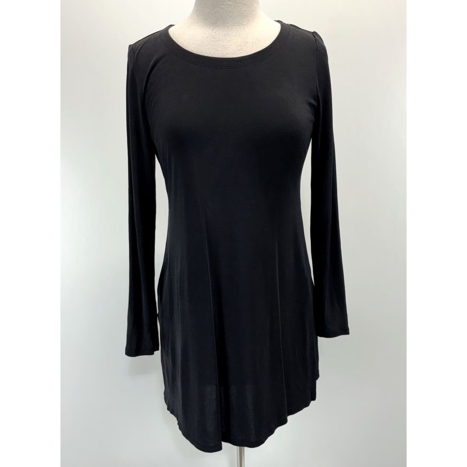 Eileen Fisher Eileen Fisher Silk Tunic Top Shirt Women’s Small Black Side Slits Minimalist Size S / US 4 / IT 40 - 2 Thumbnail