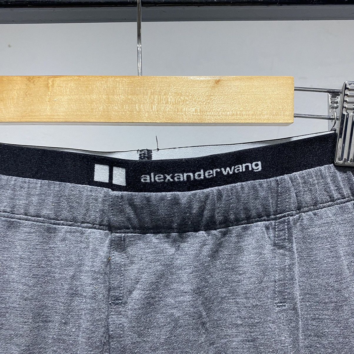 Alexander Wang × Designer × Japanese Brand Sick☠️ Alexander Wang Uniqlo Running Tight Pants Size US 34 / EU 50 - 3 Thumbnail