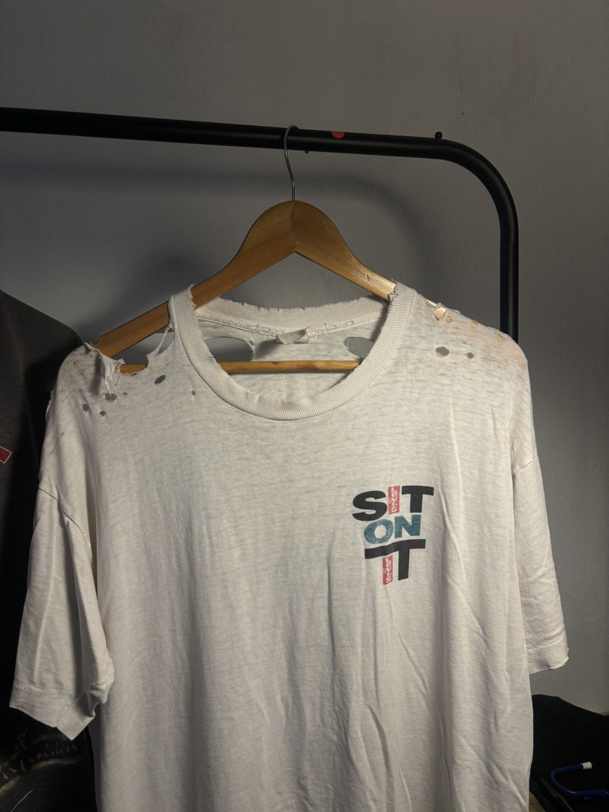 Levi's Vintage Clothing Vintage Levi’s “Set on it” 90’s T-shirt Size US L / EU 52-54 / 3 - 1 Thumbnail