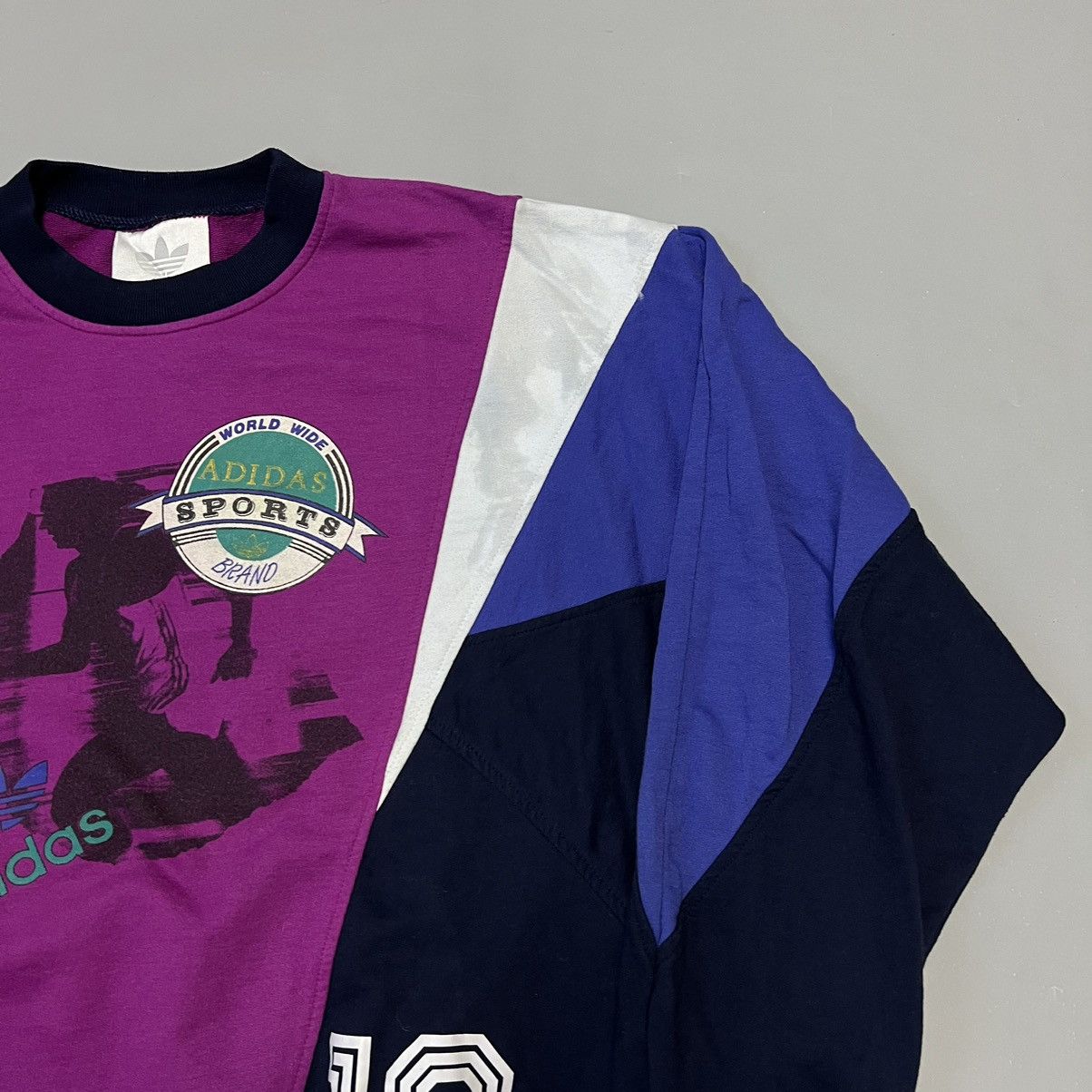 Vintage Adidas Vintage World Wide Brand Very Rare Sweatshirt Size US L / EU 52-54 / 3 - 4 Thumbnail