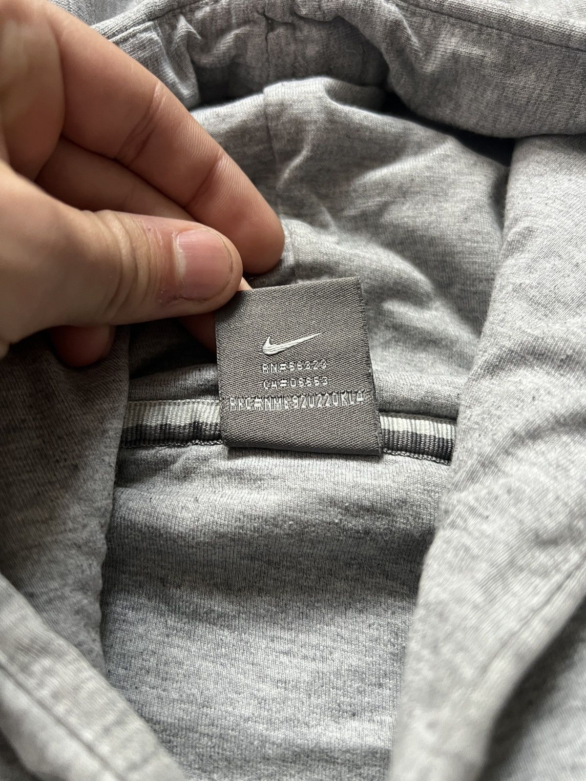 Nike Vintage Nike Hoodie Big Central Logo Faded Boxed Style Size US M / EU 48-50 / 2 - 5 Thumbnail
