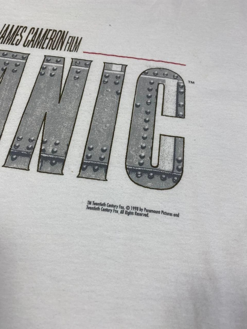 Vintage Vintage 1998 James Cameron Titanic t shirt Size US XL / EU 56 / 4 - 5 Thumbnail