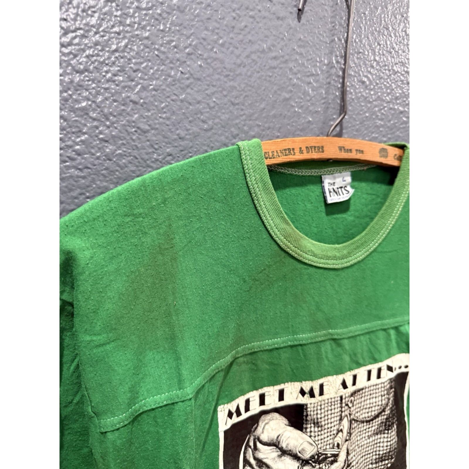 Glanshirt VINTAGE The Knits Raglan Shirt Green 70s Meet Me At 10 Iron On Graphic Sz Large Mens Size US L / EU 52-54 / 3 - 2 Thumbnail