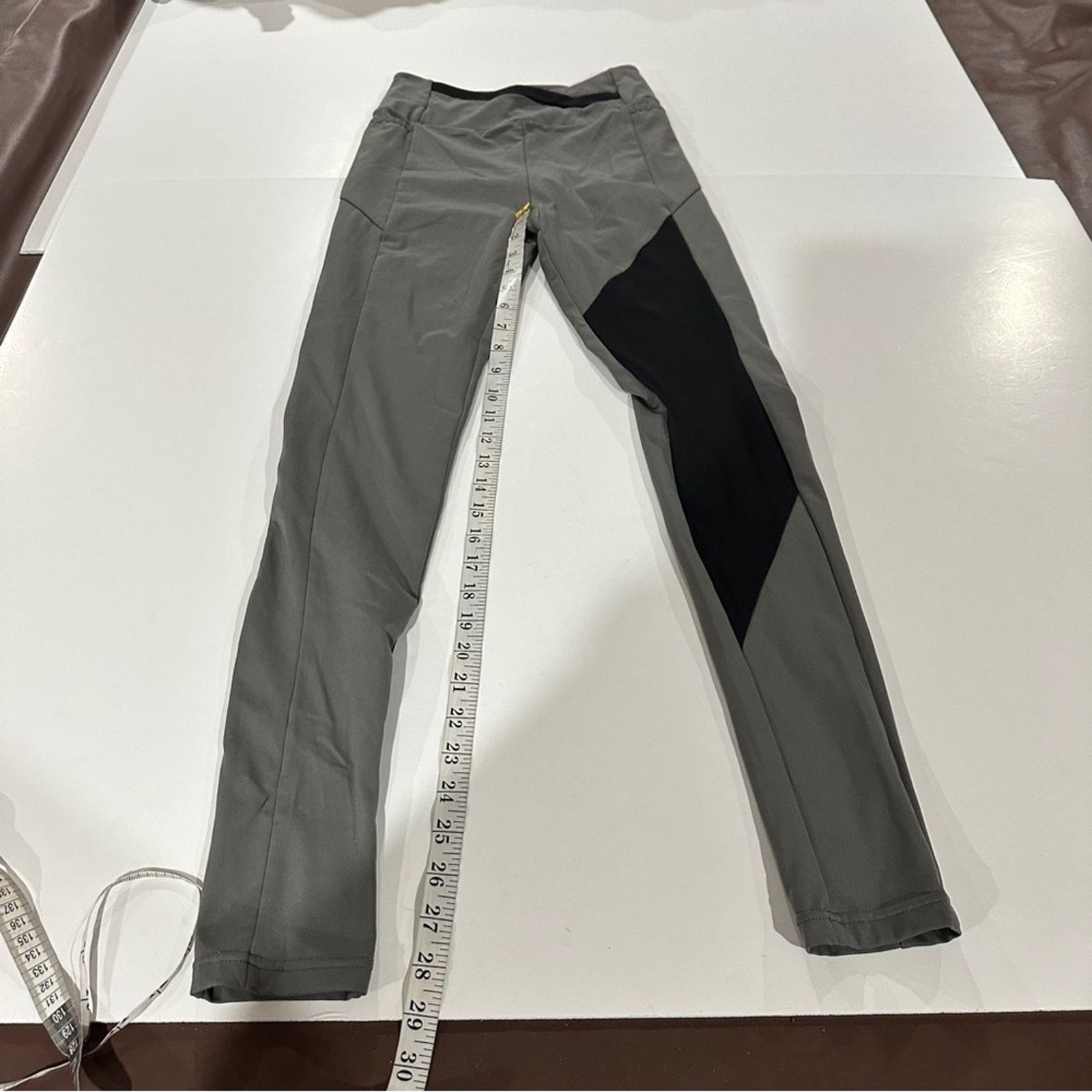 Gymshark Gymshark Gray Criss Cross Waist High Rise Leggings Size S Size 23" - 9 Thumbnail