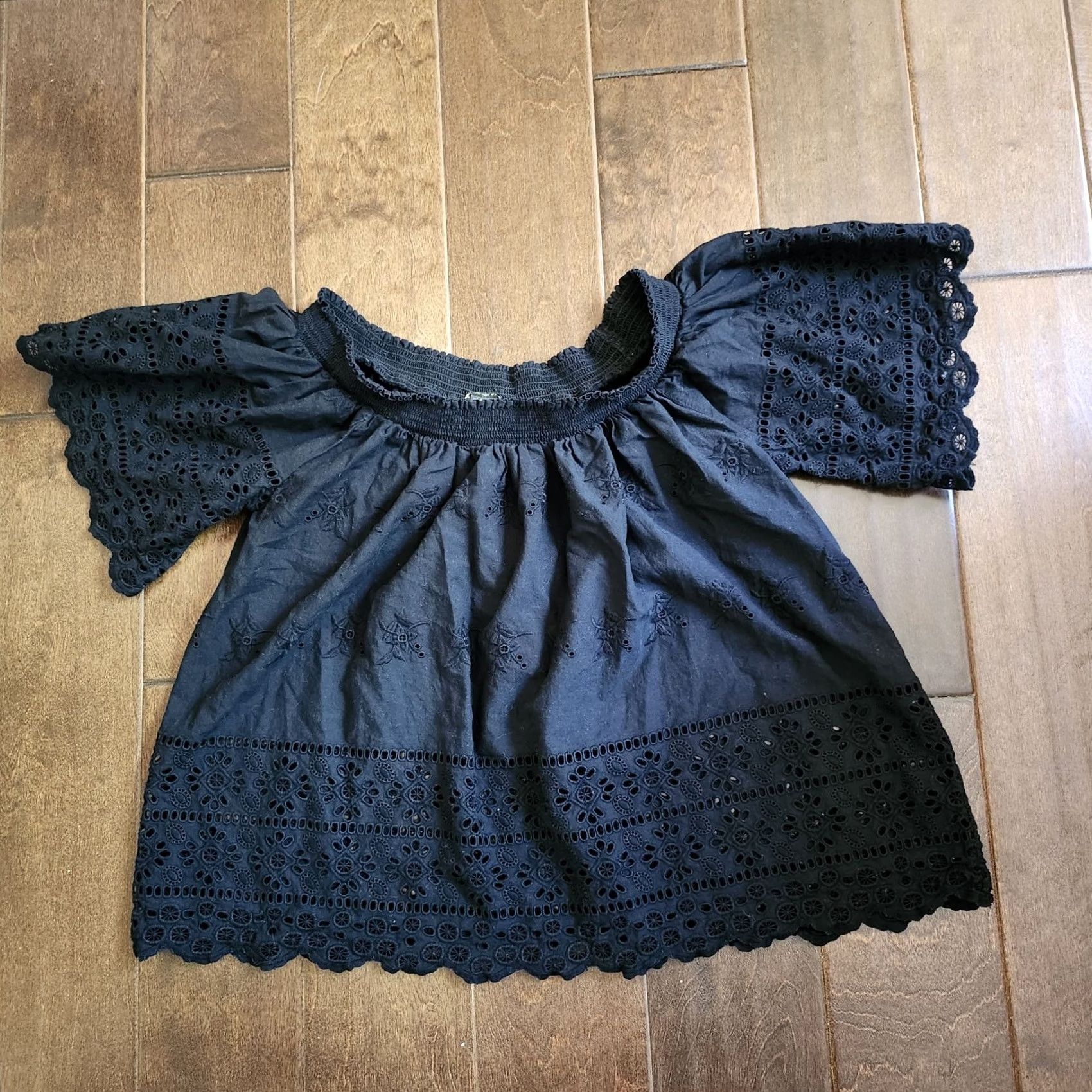 Forever 21 FOREVER 21 Blouse Women's Cropped Sleeveless Black Small Regular Size S Top Shirt Casual All Seasons Party/Cocktail Travel Mens Girls Women Size S / US 4 / IT 40 - 2 Thumbnail
