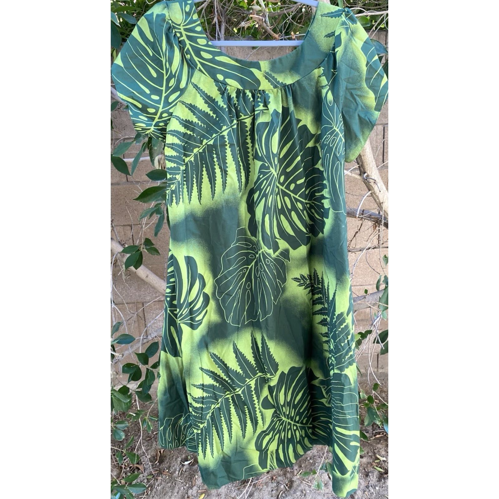 Vintage Royal Creations Muumuu Hawaiian Dress Hawaii Aloha XL Green Midi Polyester Blend Tulip Sleeves ZIP Not a stretchy fabric? Size XL / US 12-14 / IT 48-50 - 5 Thumbnail