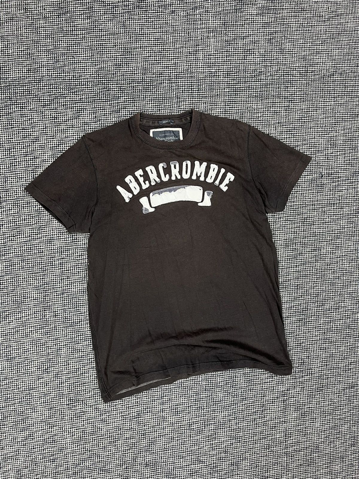Abercrombie & Fitch × Vintage Abercrombie & Fitch Vintage y2k Brown tee distressed Size US L / EU 52-54 / 3 - 1 Thumbnail