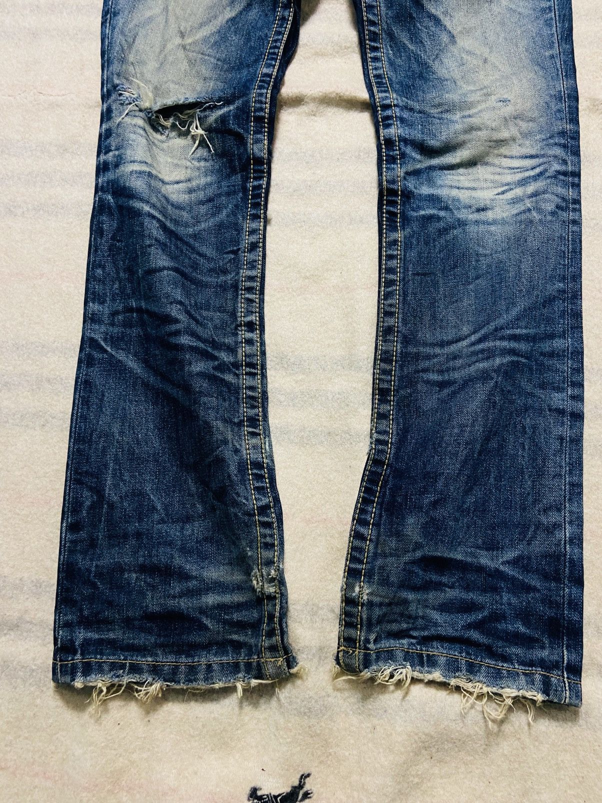 Japanese Brand Lolita Distressed Jeans Size 31" - 3 Thumbnail