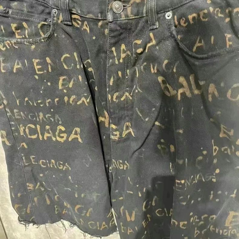Balenciaga Balenciaga size L Graffiti Print Shorts Size US 27 - 5 Thumbnail