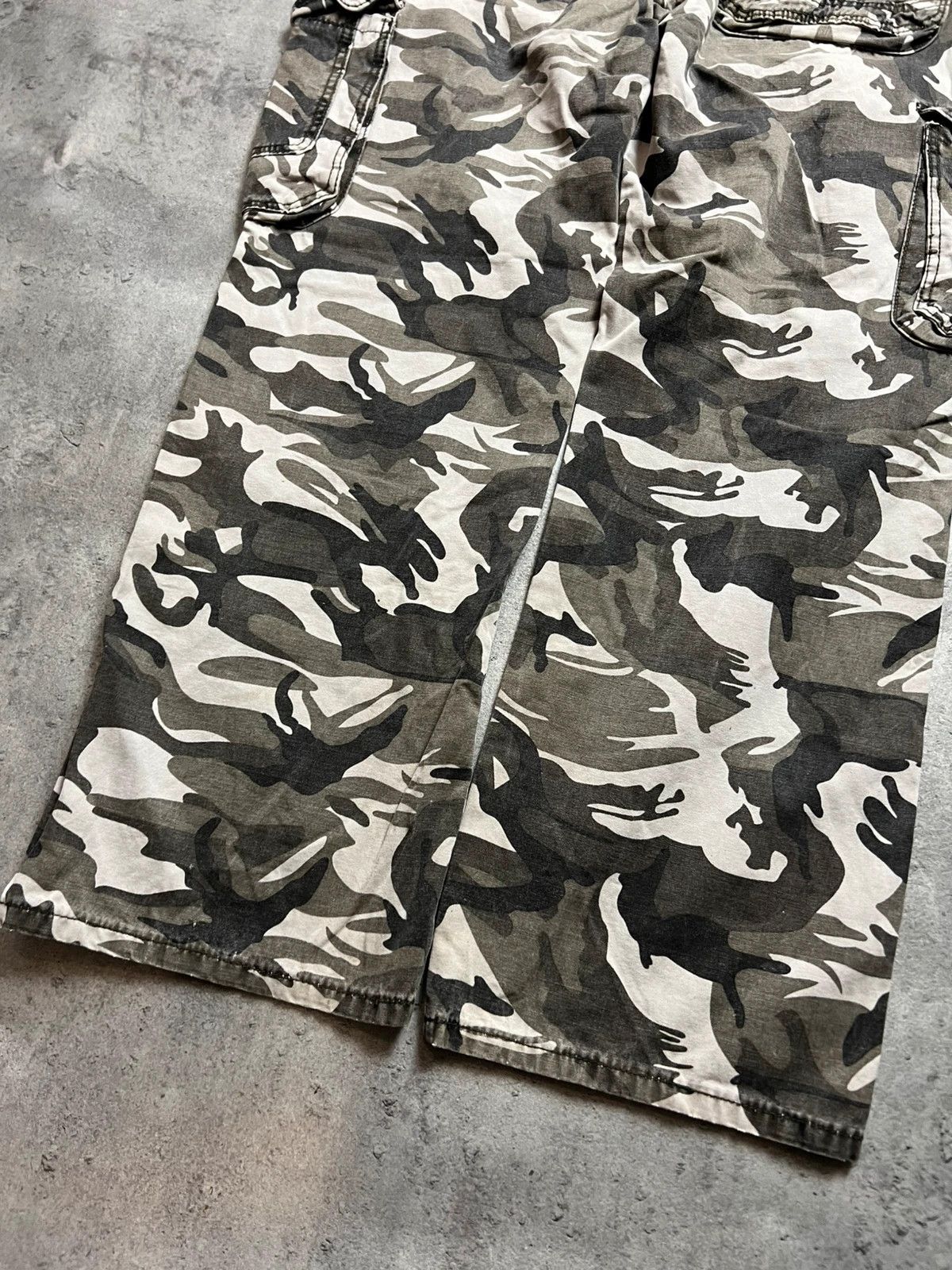 Vintage Camo military drain pants Size US 33 - 8 Thumbnail