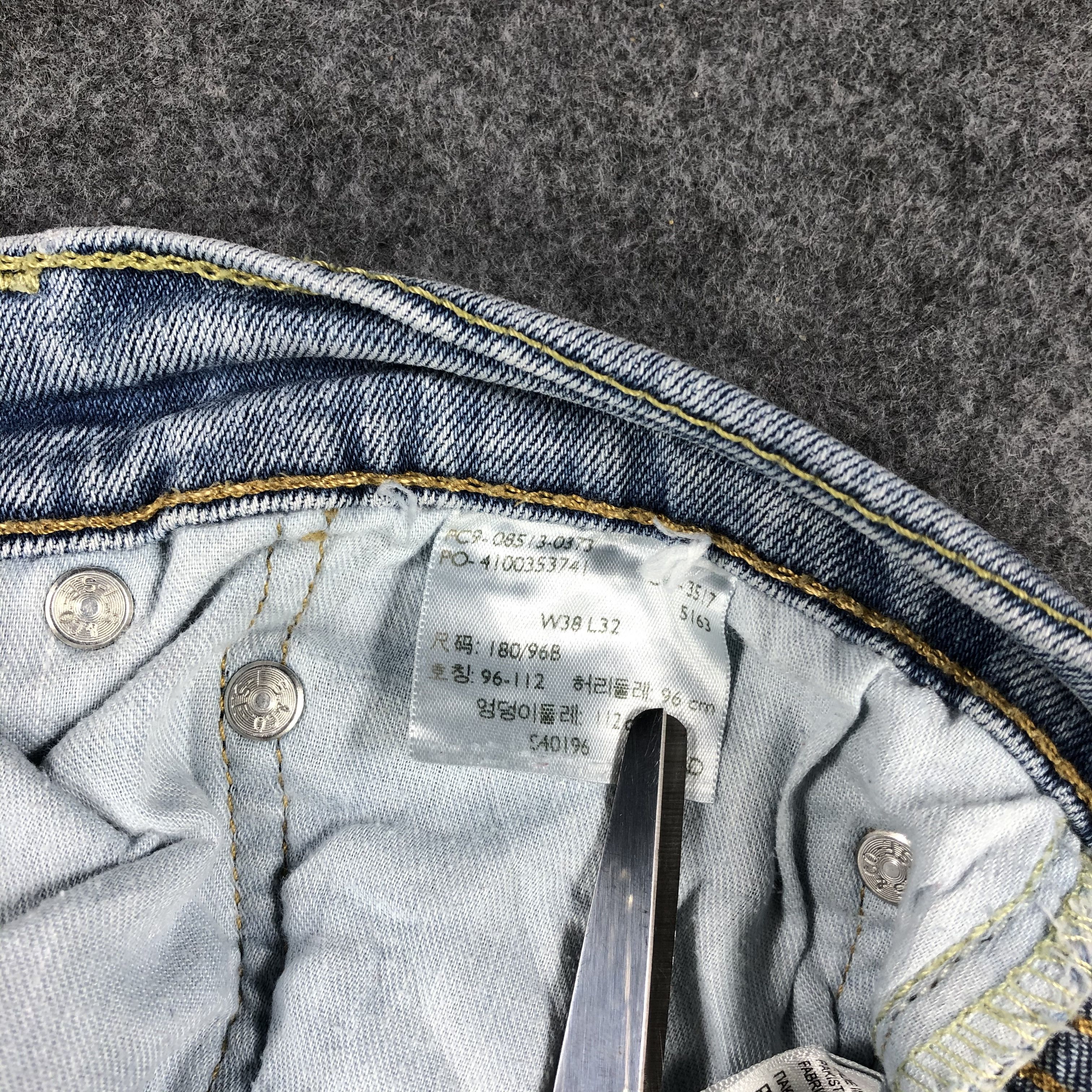 Levi's × Vintage Vintage Levis Jeans Lot 513 -JM701 Size US 37 - 8 Thumbnail