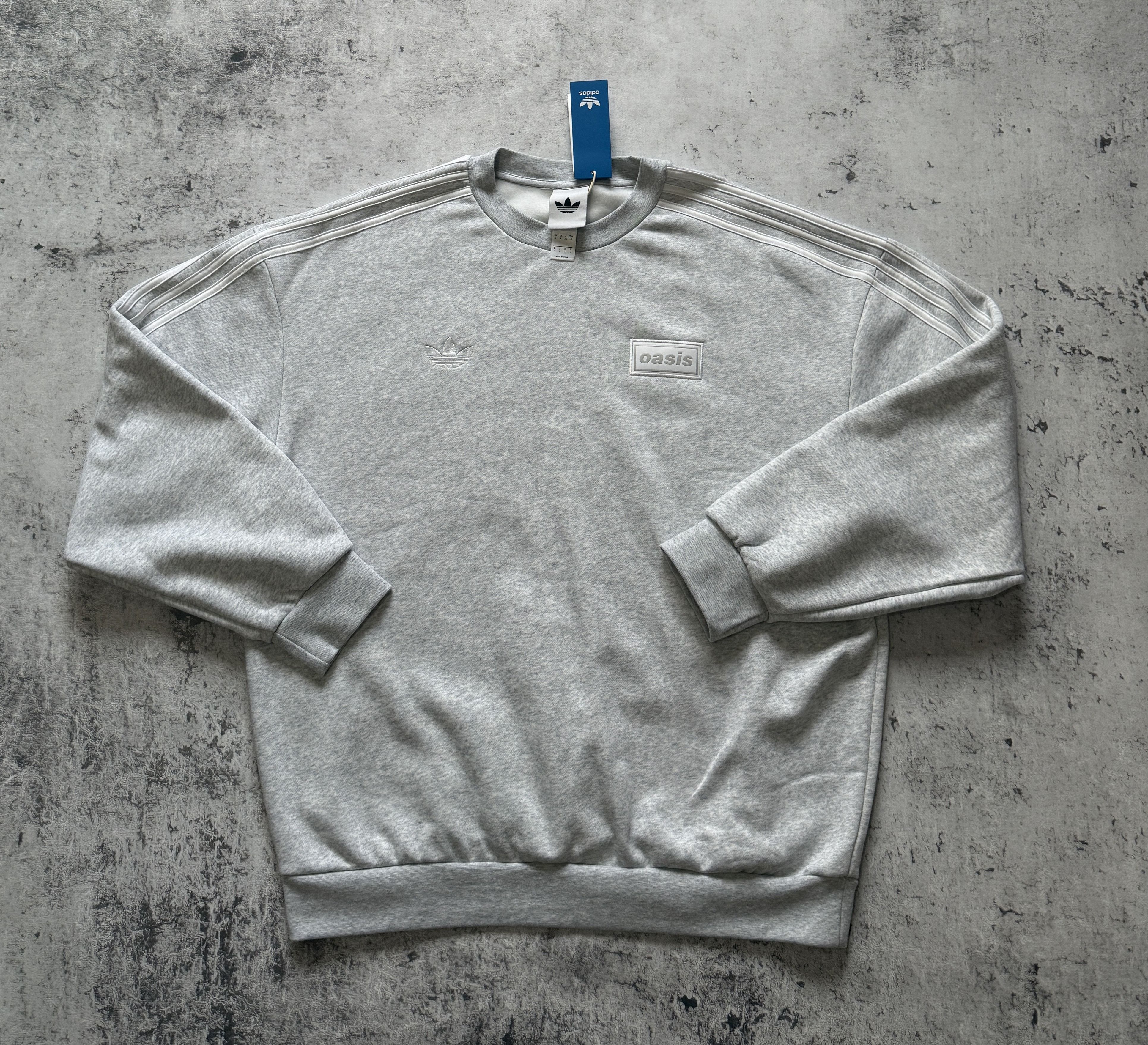 Adidas ADIDAS X OASIS TOUR OVERSIZED CREW SWEATSHIRT KK9137 L Size US L / EU 52-54 / 3 - 1 Thumbnail
