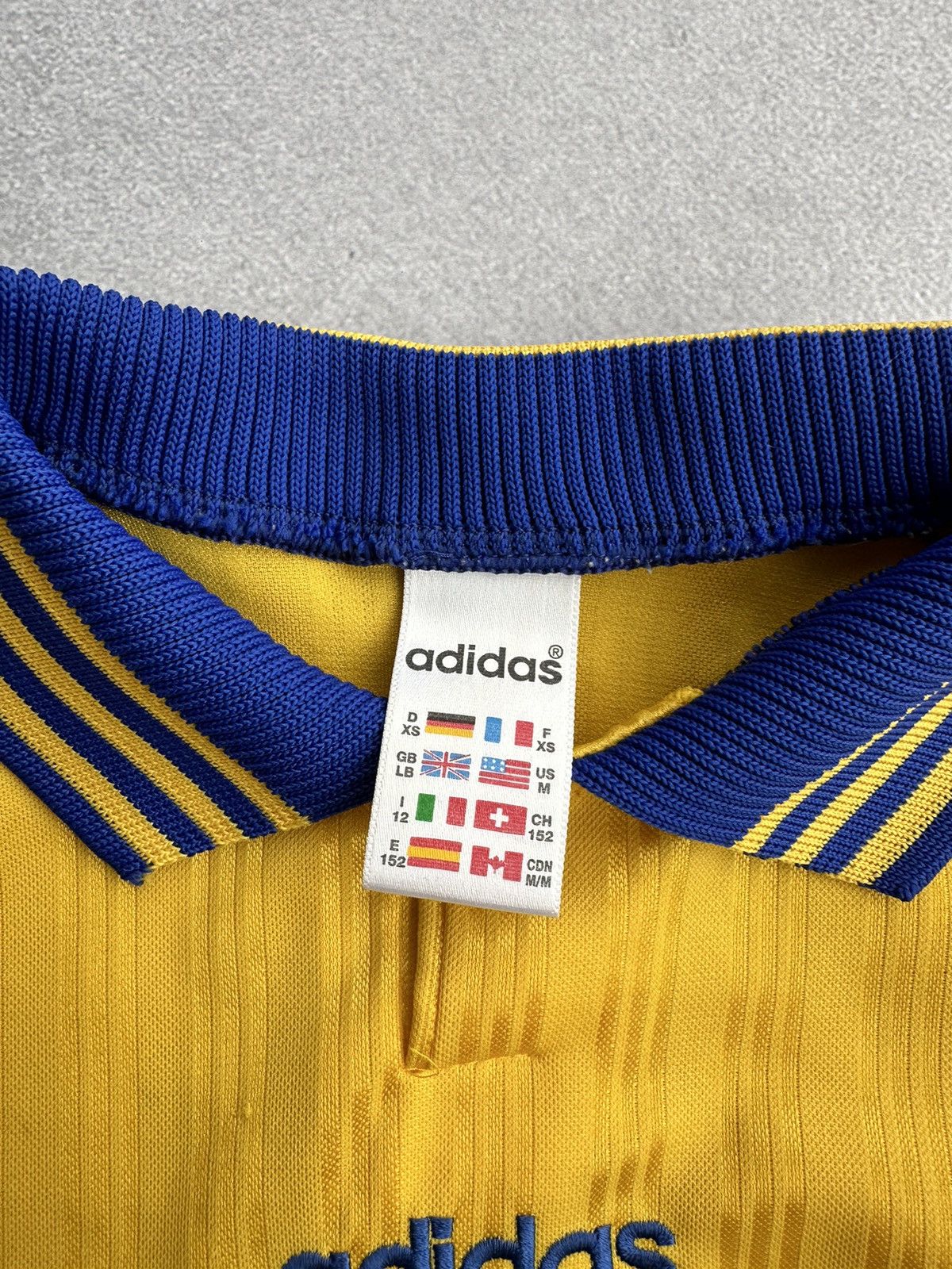 Vintage Vintage Eintracht Braunschweig 1998-99 Home Football Kit Size US XS / EU 42 / 0 - 5 Thumbnail
