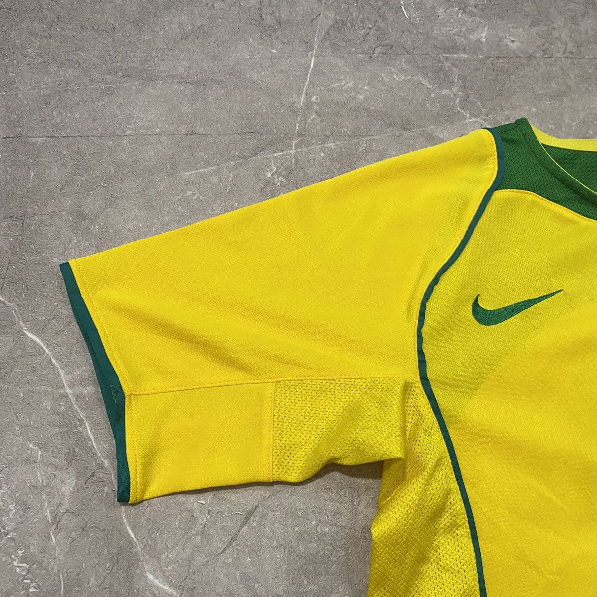 Nike RONALDINHO ! VINTAGE NIKE BRAZIL TEE SOCCER JERSEY 00s Size US M / EU 48-50 / 2 - 2 Thumbnail