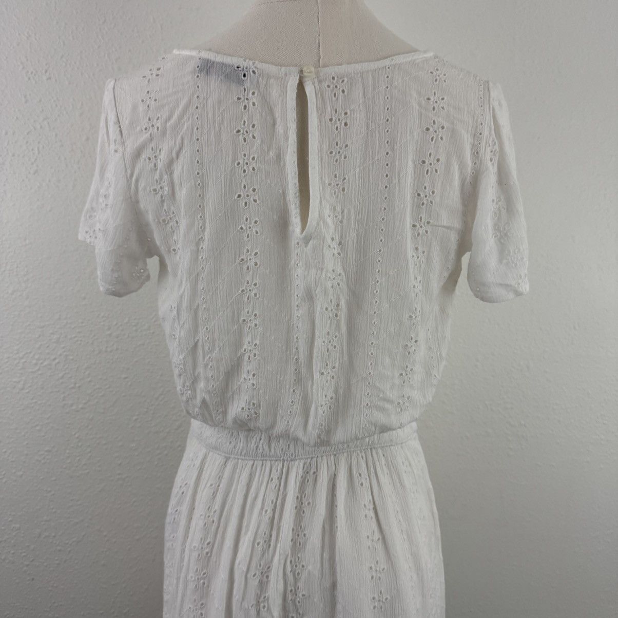 Hollister HOLLISTER White Eyelet Lace Short Sleeve Romper Shorts Size XS / US 0-2 / IT 36-38 - 11 Thumbnail