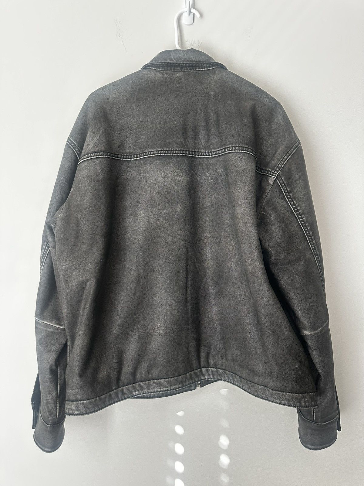Abercrombie & Fitch Cropped Vegan Leather Zip Trucker Jacket Size US XL / EU 56 / 4 - 3 Thumbnail