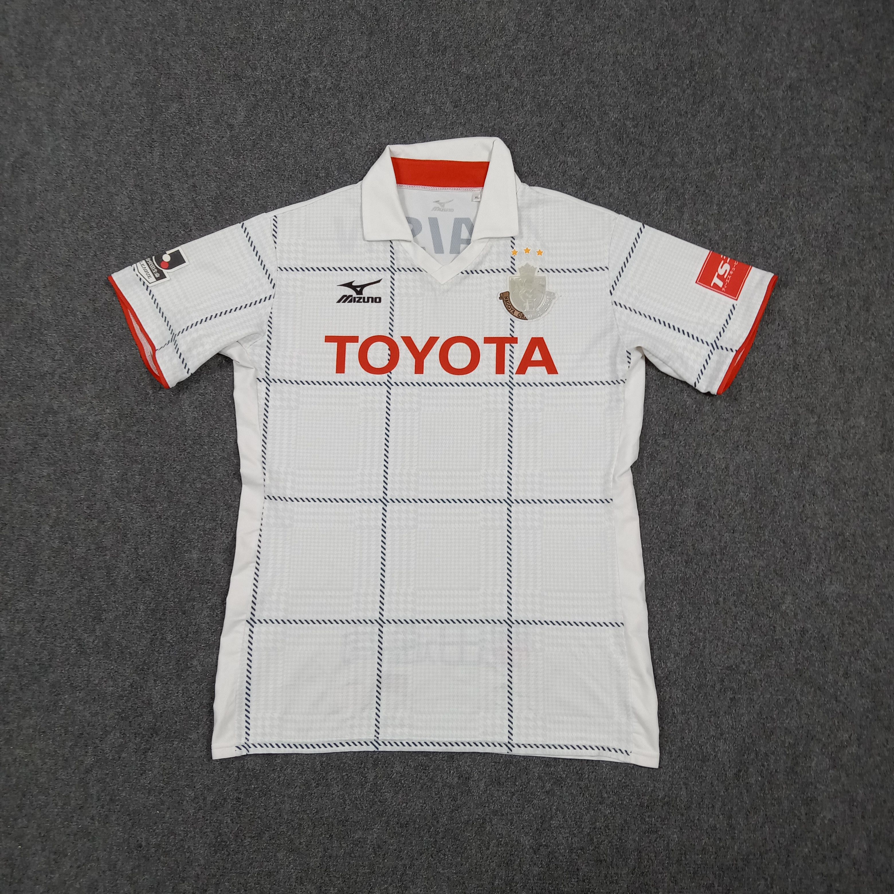 Japanese Brand Nagoya Grampus Eight J-League Away Japan Jersey C285N56 Size US M / EU 48-50 / 2 - 1 Thumbnail