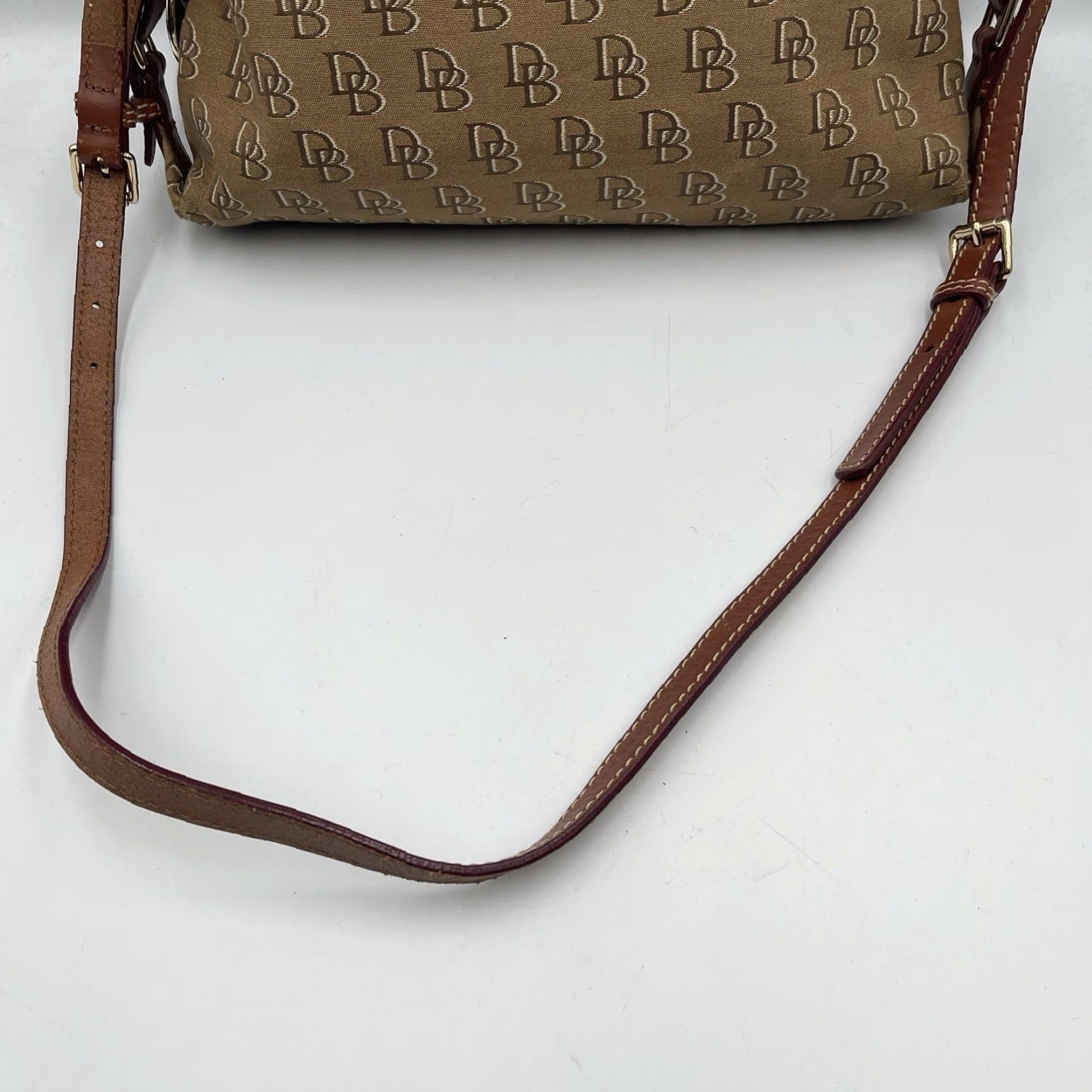 Dooney & Bourke VINTAGE Dooney & Bourke Monogram Shoulder Bag Crossbody Purse Brown Canvas Leather Pebbled Gold Hardware Women Size ONE SIZE - 2 Thumbnail