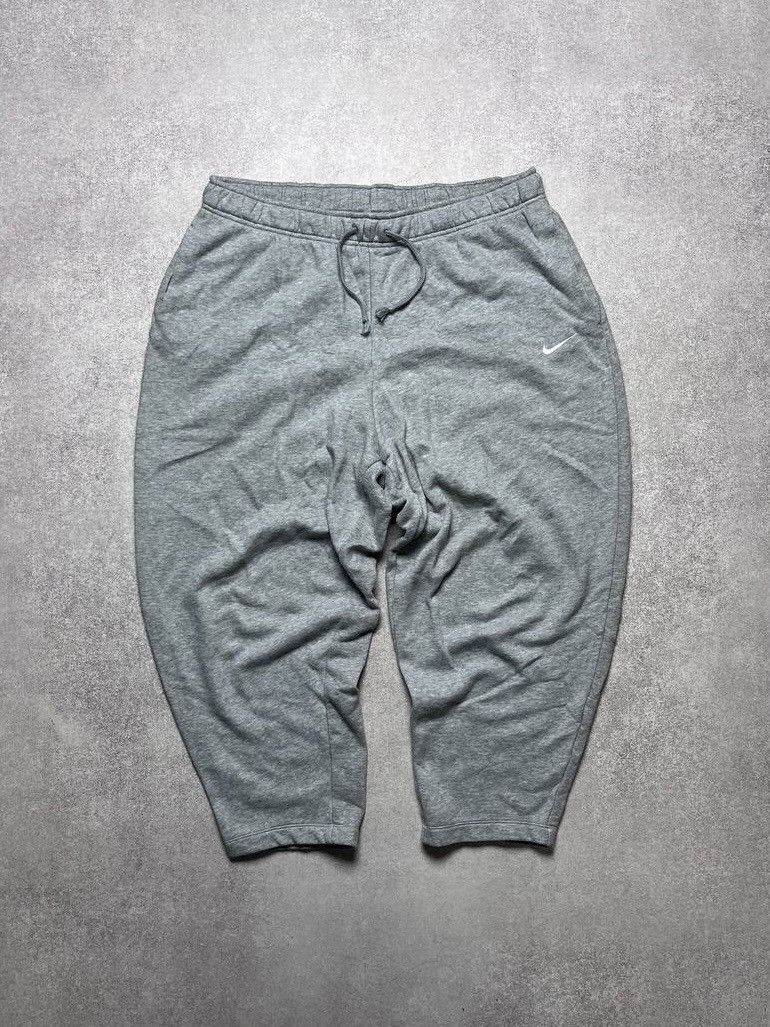 Nike VINTAGE NIKE COTTON SHORTS SPORTWEAR JORTS XL Size US 36 / EU 52 - 1 Thumbnail