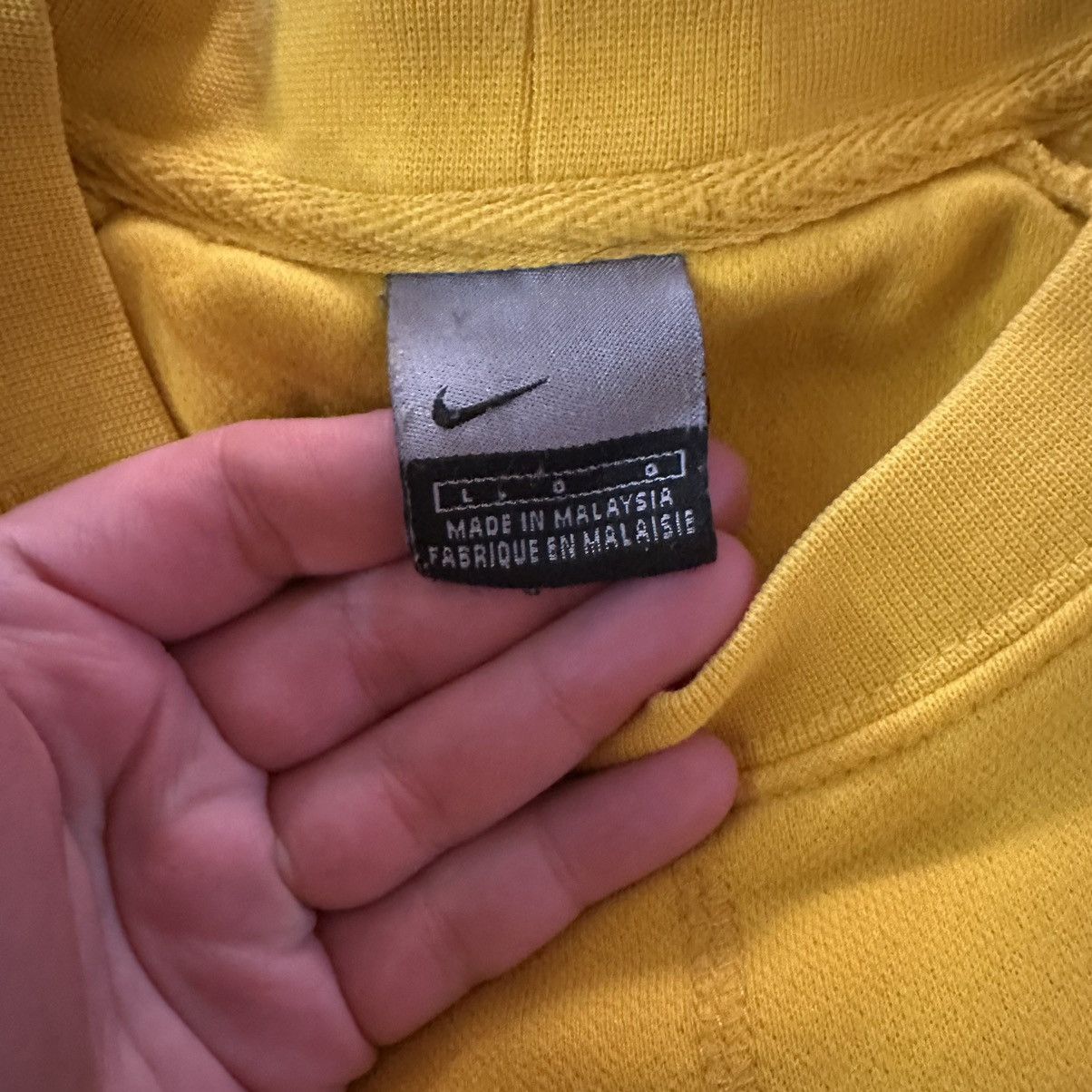 Nike × Vintage VTG Y2K Nike Crewneck Yellow Size US L / EU 52-54 / 3 - 7 Thumbnail