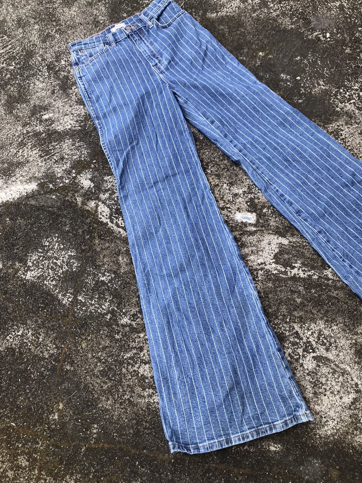 Wrangler Wrangler Flare Bellbottom Size US 26 / EU 42 - 3 Thumbnail