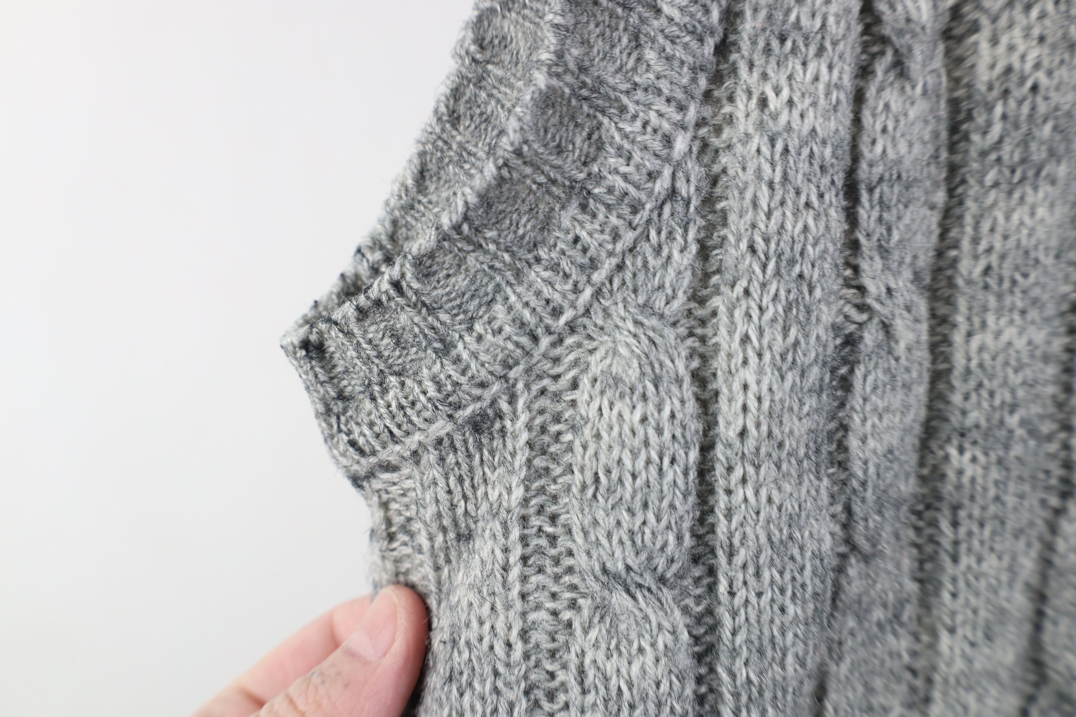 Vintage Vintage 70s Streetwear Ribbed Cable Knit Sweater Vest Gray Size US L / EU 52-54 / 3 - 5 Thumbnail