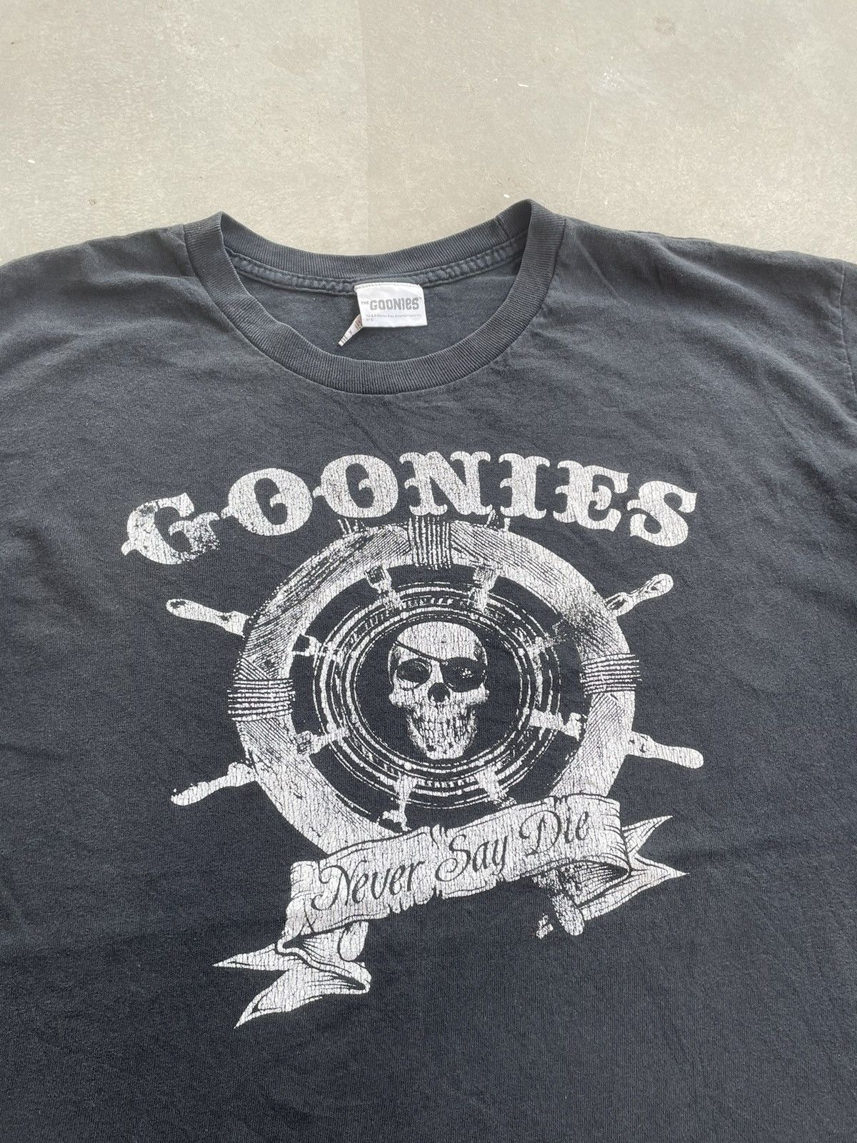 Ripple Junction THE GOONIES VINTAGE MOVIE TEE Size US XL / EU 56 / 4 - 2 Thumbnail