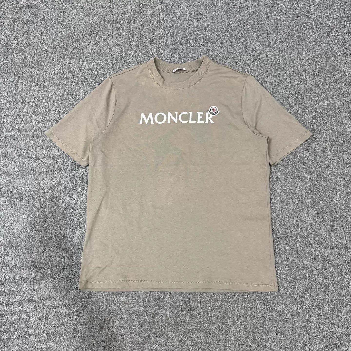 Moncler Moncler Khaki Chest Logo Short Sleeve M 95 New Size M / US 6-8 / IT 42-44 - 1 Thumbnail