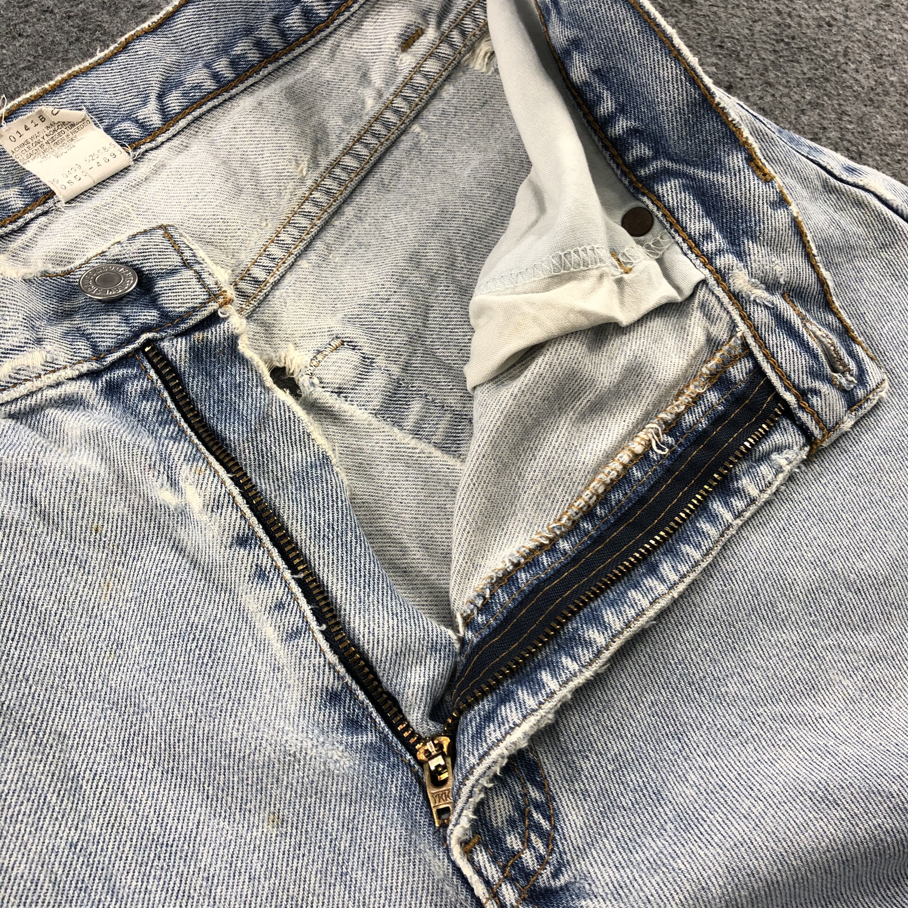 Levi's Vintage 90s Light Wash Levis 550 Jeans-J1622 Size US 33 - 14 Thumbnail