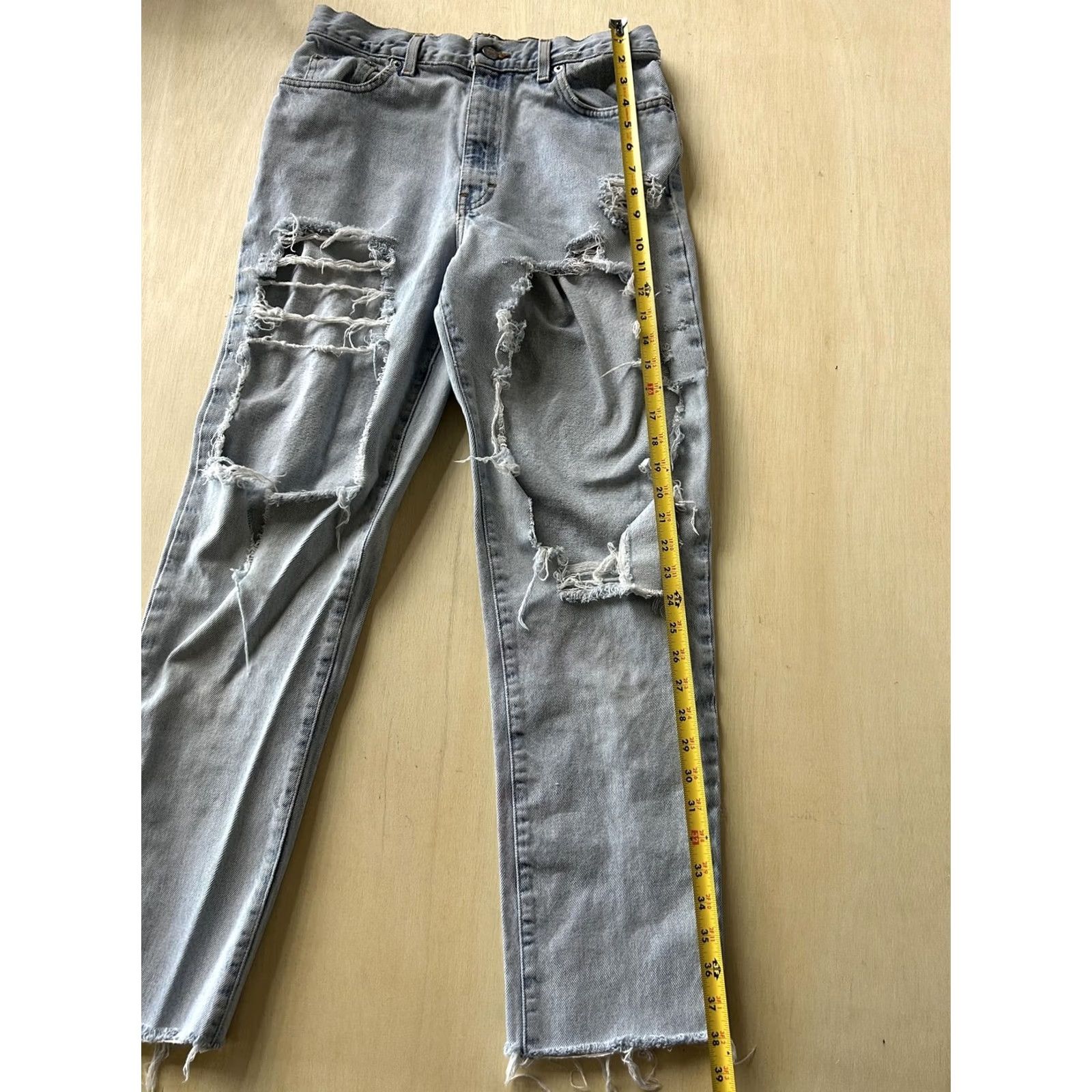 Calvin Klein Calvin Klein Jeans Womens 30x28 Light Wash Mid Rise Distressed Straight Leg Denim Jeans Mens? Size 30" / US 8 / IT 44 - 4 Thumbnail