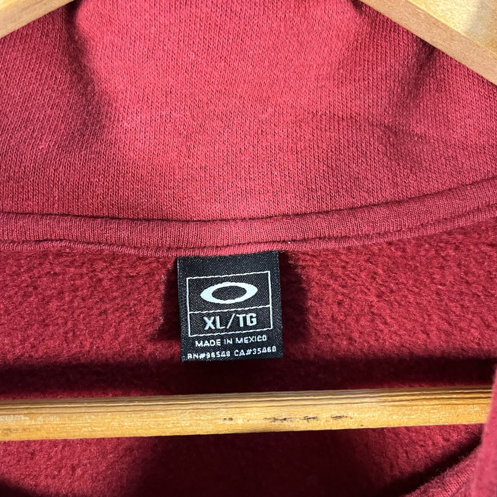Oakley VINTAGE Oakley Sweatshirt Mens XL Red Full Zip Logo Pockets Y2K Gorpcore Software Size US XL / EU 56 / 4 - 3 Thumbnail