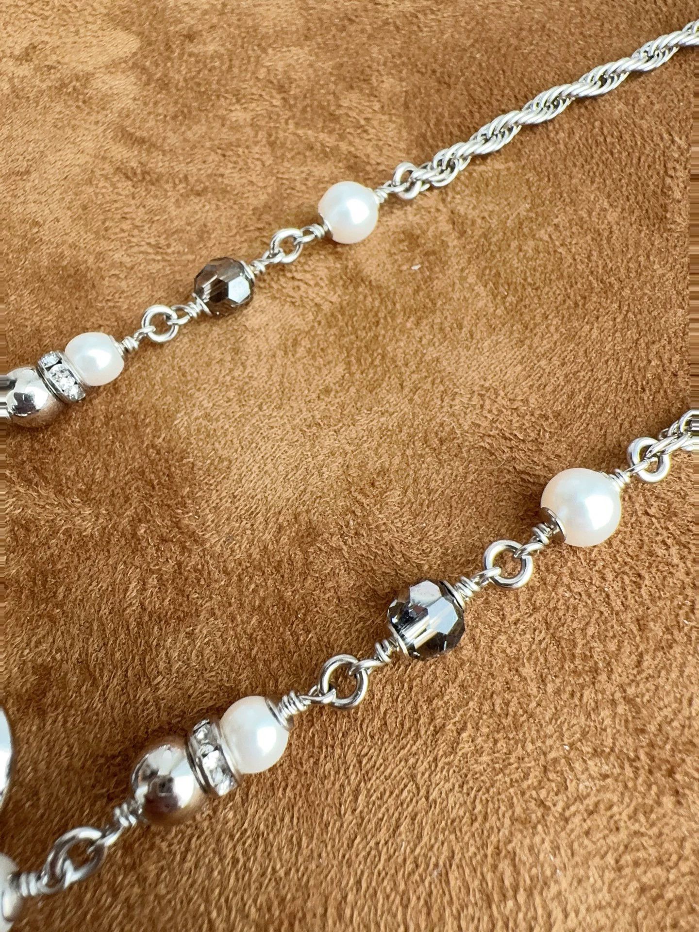Chanel CHANEL 24K Black Heart Silver Chain Pearl Necklace Size ONE SIZE - 6 Thumbnail