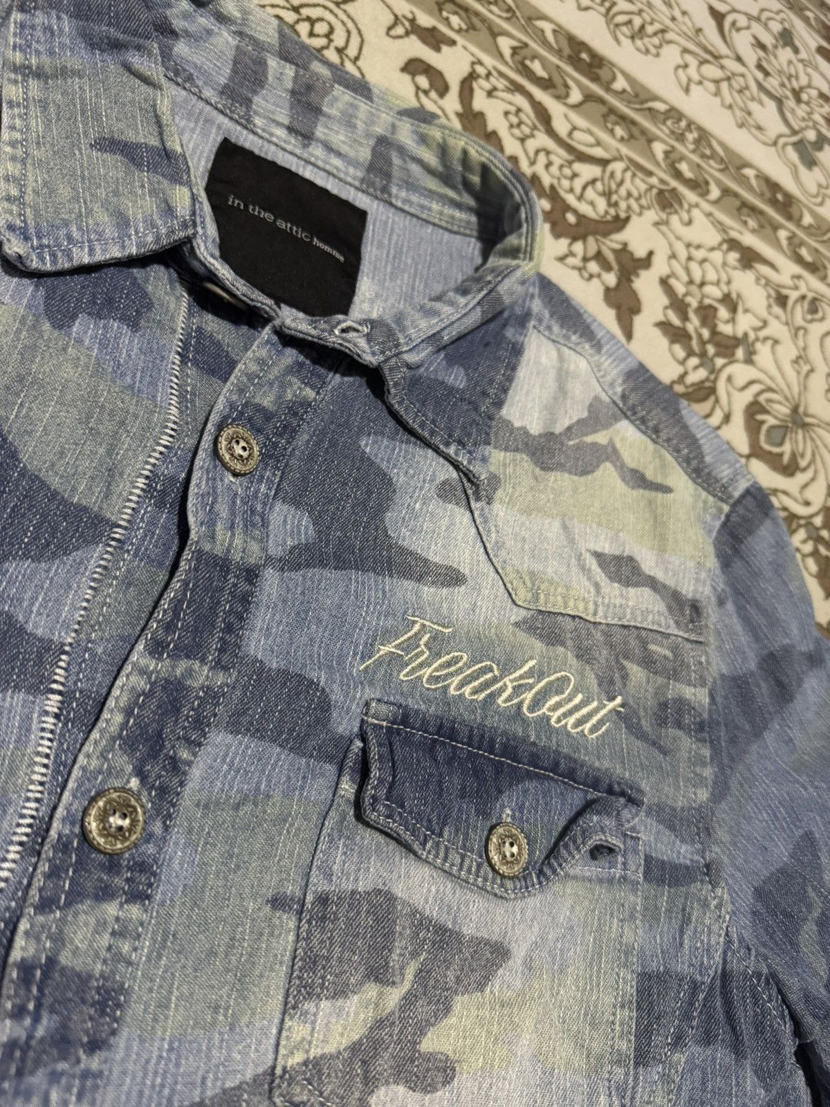 In The Attic × Japanese Brand Vtg AOP “Freakout” Camo Design In The Attic Denim L/S Shirt Size US L / EU 52-54 / 3 - 3 Thumbnail
