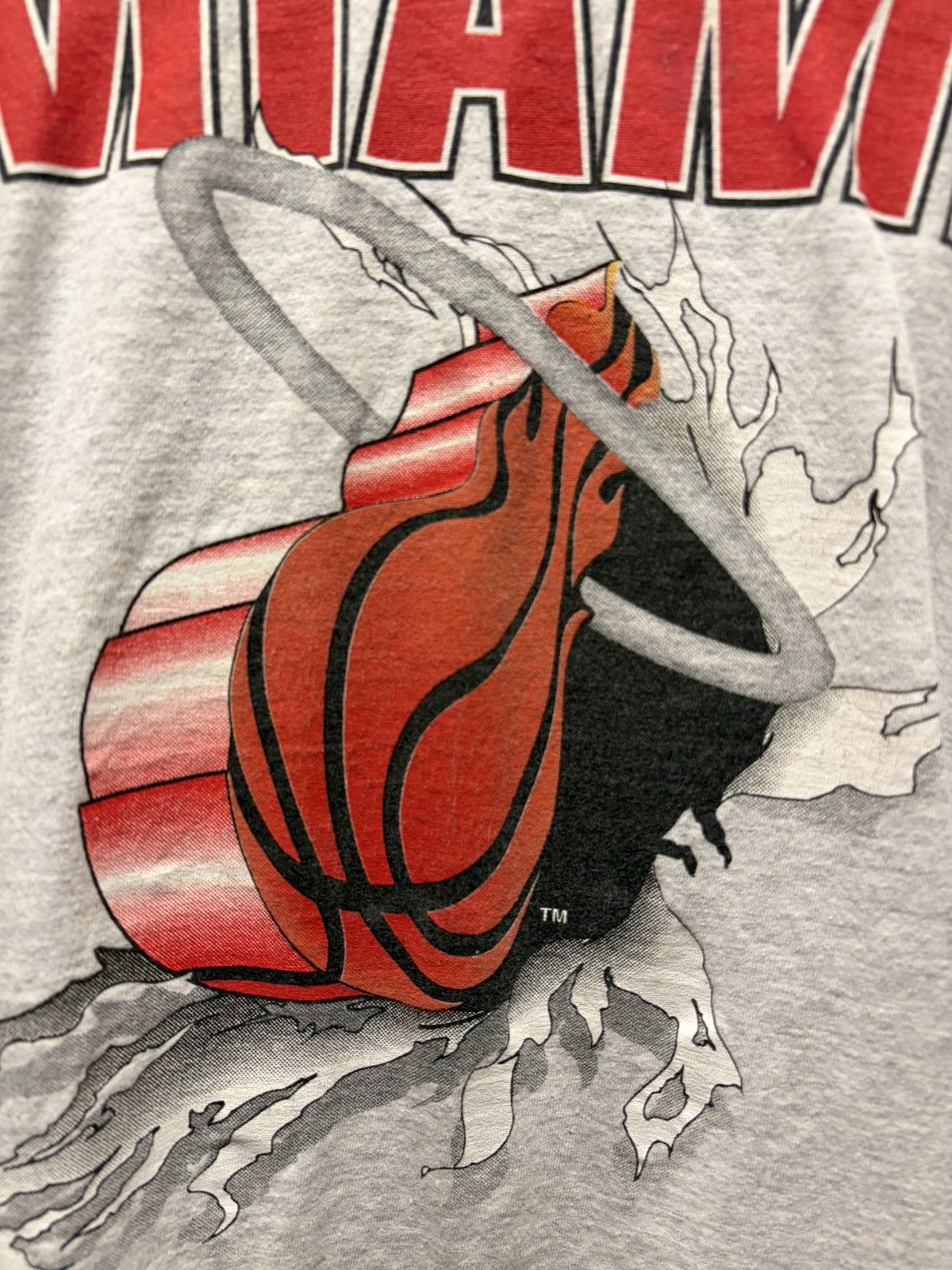 NBA Vintage Y2K Miami Heat Shirt Size US XL / EU 56 / 4 - 2 Thumbnail