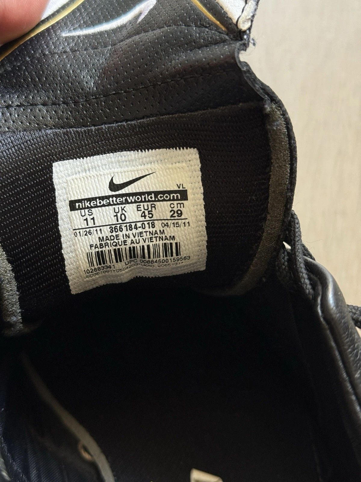 Nike Nike Tiempo leather Shoes Indoor Cleats Soccer Football Mens Size US 11 / EU 44 - 10 Thumbnail
