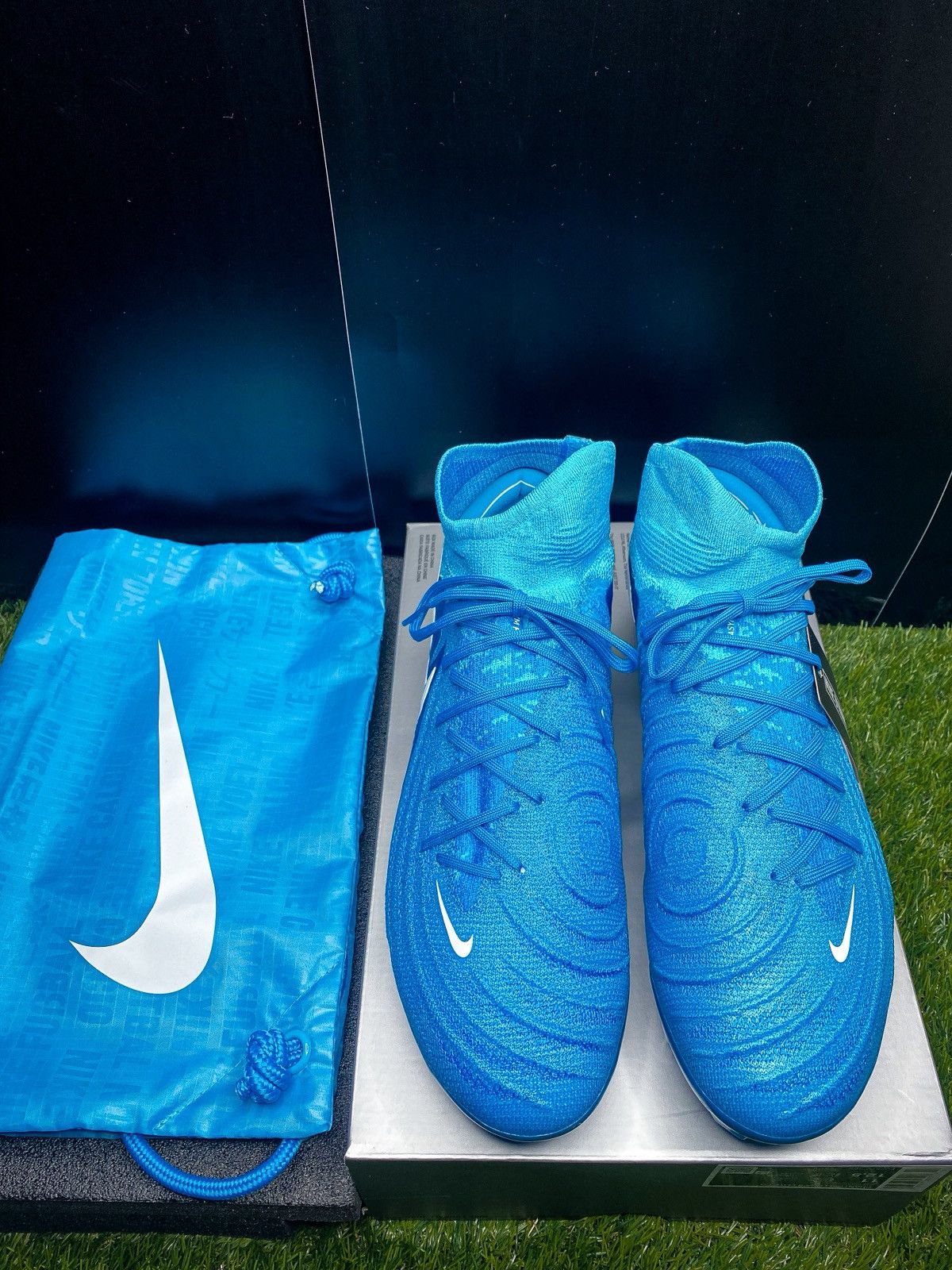 Nike Nike Phantom Luna 2 Elite Size US 11 / EU 44 - 2 Thumbnail