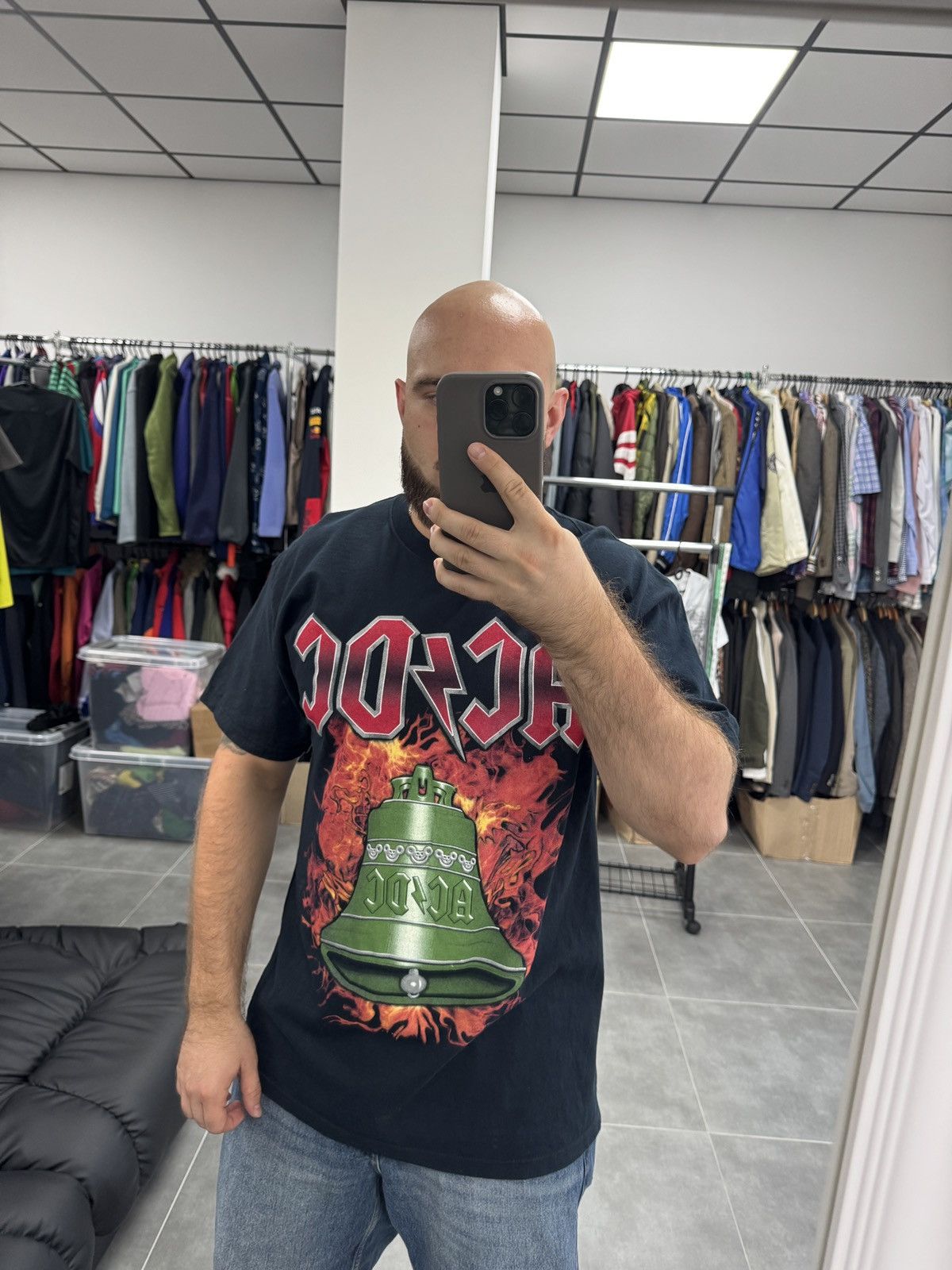AC/DC Vintage AC/DC Hells Bells Rock Band Tee T-Shirt Size XL Size US XL / EU 56 / 4 - 2 Thumbnail