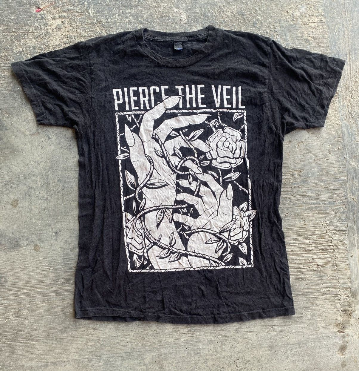 Band Tees × Vintage Vintage PIERCE THE VEIL HARDCORE EMO Rock Band Shirt Size US M / EU 48-50 / 2 - 1 Thumbnail