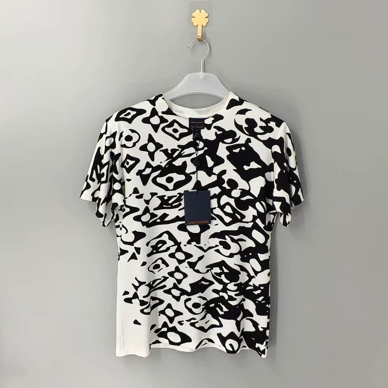 Louis Vuitton Louis Vuitton Monogram Print Short Sleeve Tee Size US S / EU 44-46 / 1 - 1 Thumbnail