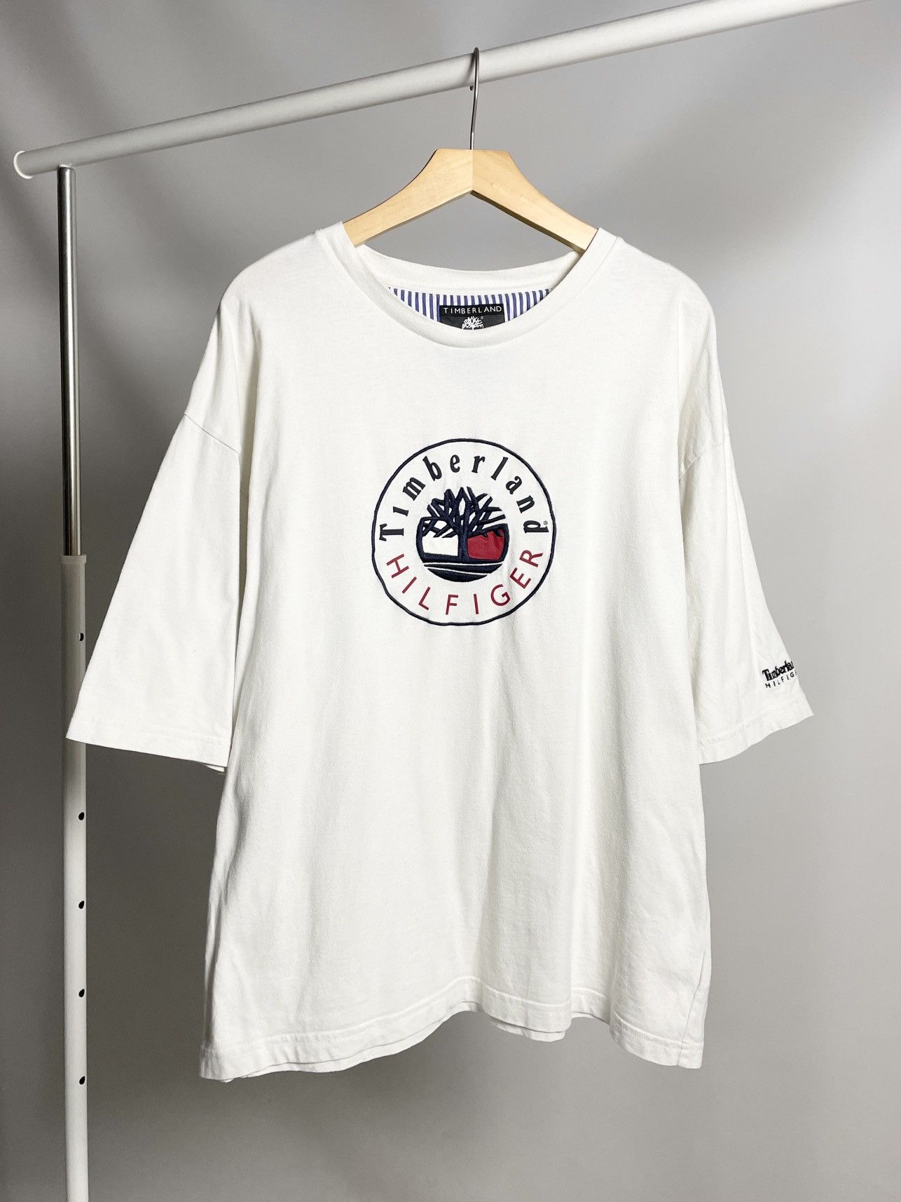 Timberland × Tommy Hilfiger 💥RARE💥 Tommy Hilfiger X Timberland Collaboration White Tee Size US L / EU 52-54 / 3 - 2 Thumbnail