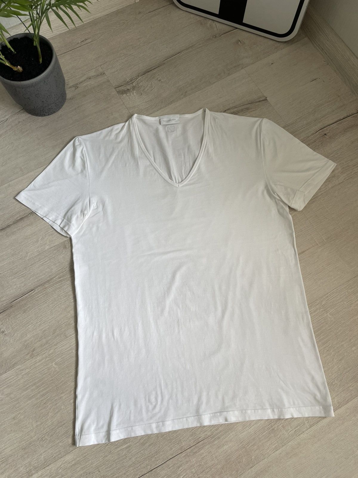 Ermenegildo Zegna Ermenegildo Zegna V-neck Luxury Tee White Key Larg Style Y2k Size US XL / EU 56 / 4 - 3 Thumbnail