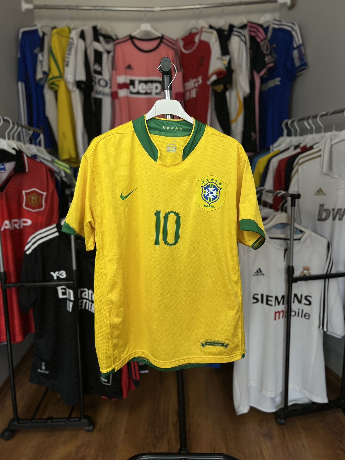 Nike Jersey Nike Brazil 2006/07 Ronaldinho #10 Size US M / EU 48-50 / 2 - 2 Thumbnail