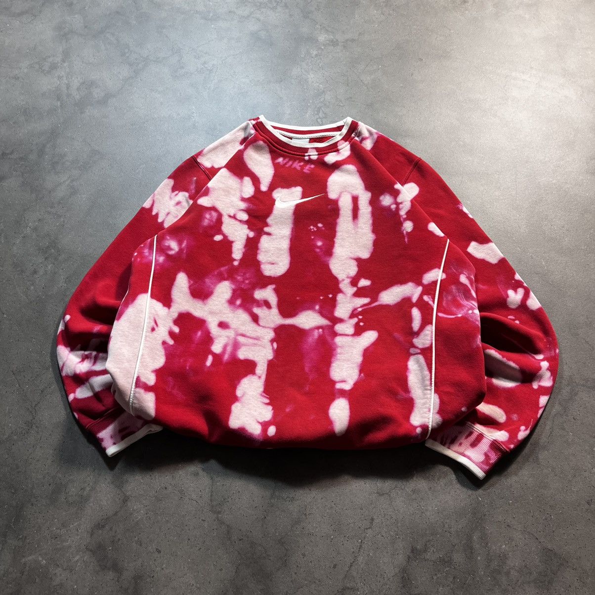 Nike Vintage 00s Nike Tie Dye Custom Boxy Sweatshirt Crewneck Size US L / EU 52-54 / 3 - 2 Thumbnail