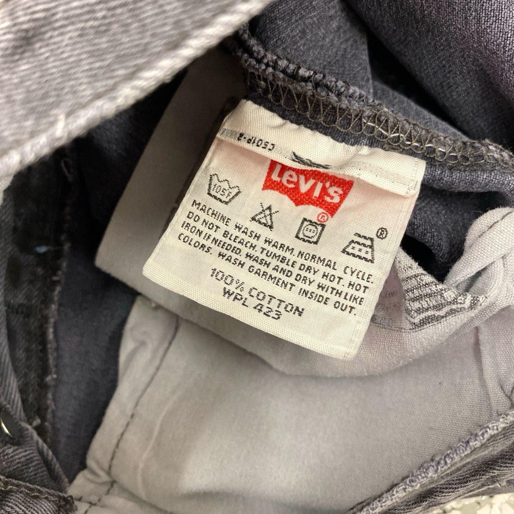 Levi's VINTAGE Levi’s 501 XX Jeans Mens 26x30 31x32 Black Denim Straight Leg Button Fly 90s Grunge USA Mens Size US 26 / EU 42 - 5 Thumbnail